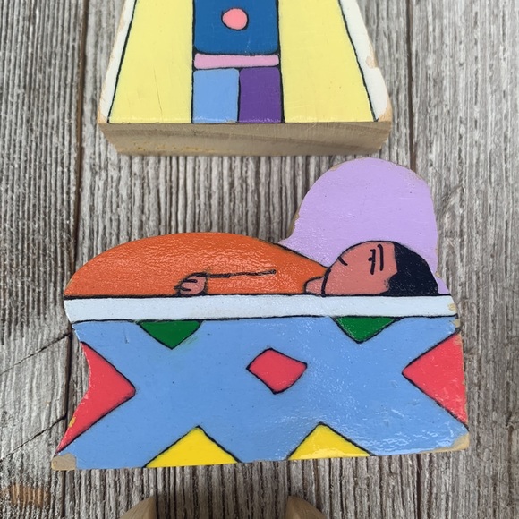 Wood nativity scene 8 piece - Picture 16 of 16